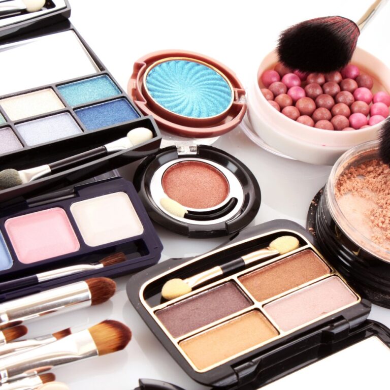 Microplastics in Cosmetics: A Complete Guide to Hidden Beauty Industry Pollutants