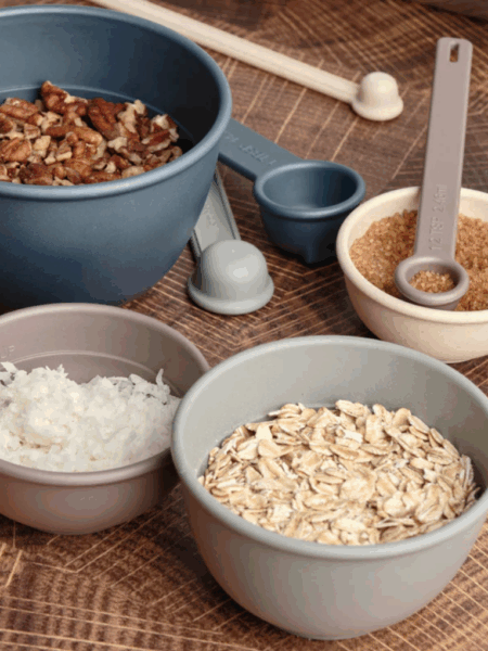 Silicone bowls and measuring spoons