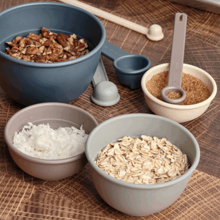 Silicone bowls and measuring spoons