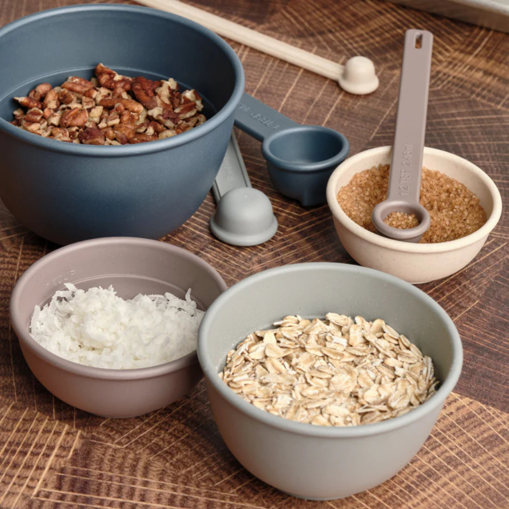 Silicone bowls and measuring spoons