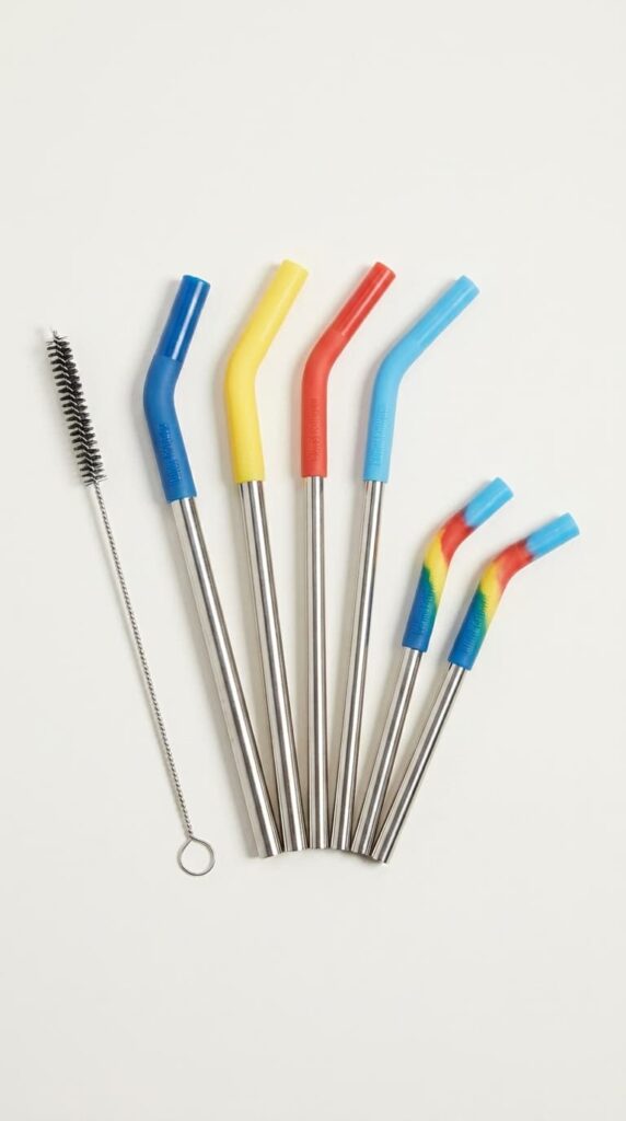 What is a Resuable Straw Made Of Klean Kanteen 4 large colored straws and 2 small colored straws and 1 cleaning brush