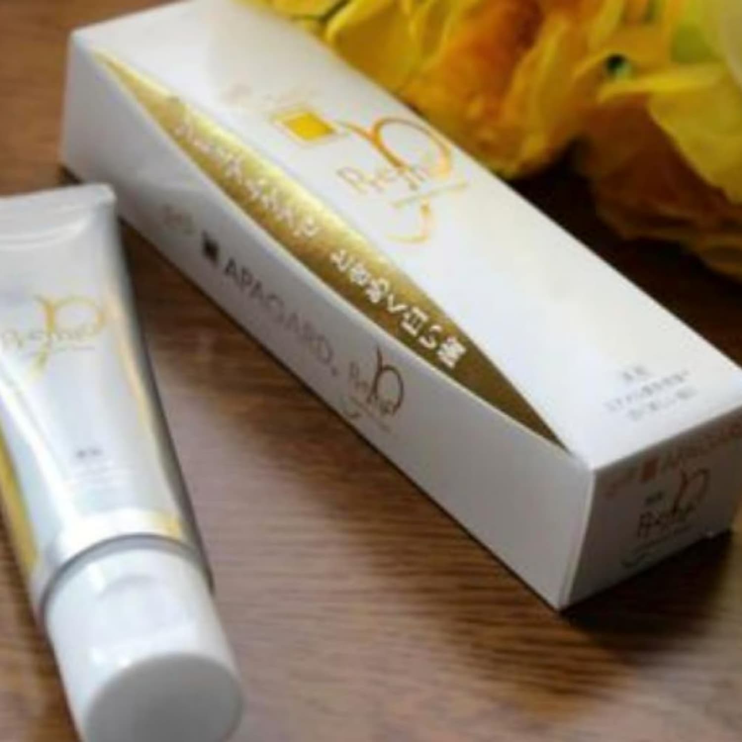 Apagard Premio nano-hydroxyapatite toothpaste from Sangi Japan