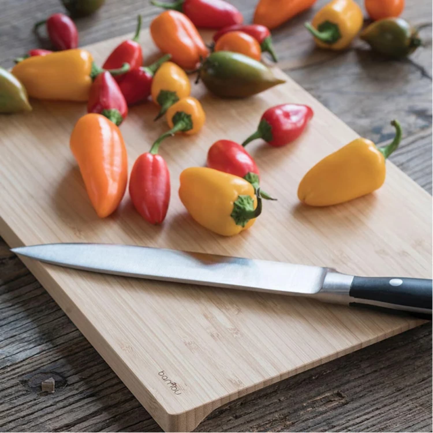 Bambu Undercut organically harvested bamboo non-toxic cutting board